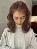 ピンクベージュにベビーピンクのハイライト 20代30代