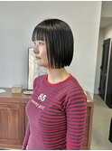 20代30代透明感暗髪アッシュブルーグレージュ切りっぱなしボブ