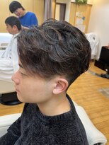 マキシム ナカイ(MAXIM NAKAI)&nbsp;メンズショートスタイルセンターパート刈り上げスタイル