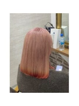 クラビス プラチノ(CLAVIS PRATINO) ボブ　ホワイトピンク　デザインカラー　ダブルカラー　ブリーチ