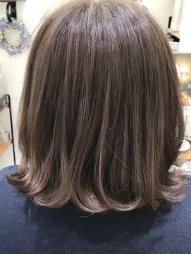 ロイヤルヘアー(ROYAL HAIR) 外ハネマットグレージュ