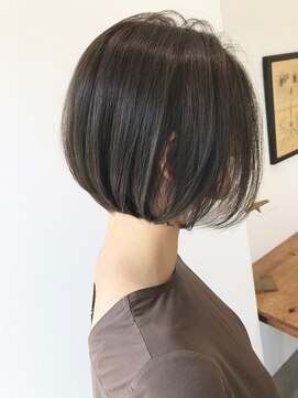 アテナ 六本松店(ATENA) 前髪長めの大人美人ボブ