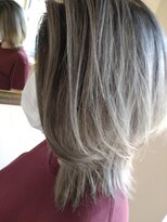 オズギュルヘア(Ozgur hair) シルバーホワイト