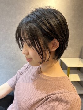 エミュ 辻堂(e'mu) 美髪/ホワイトグレージュ/大人かわいい/こなれミディ[辻堂]