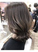 オリーブグレージュ×韓国風顔周りレイヤーカット
