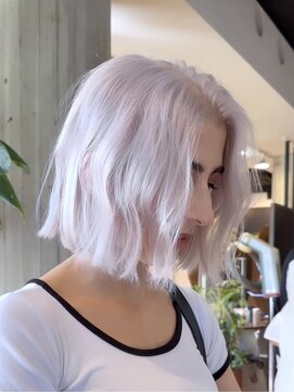 ダブ ギンザ(DaB ginza) 切りっぱなしボブ×ホワイト