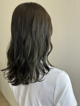 アウリィ(Aulii) カーキベージュ