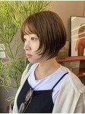 20代30代前下がりストレート小顔補正立体カット