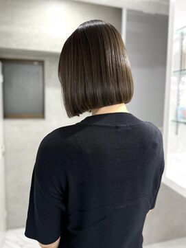 スウィープ(sweep) 透け感たっぷりオリーブグレージュ