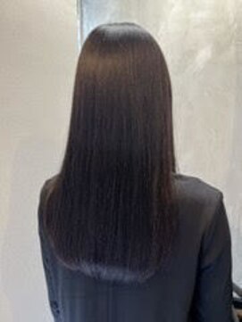 ティティアンバイイザ(titian by IZA) 〇髪質改善ストレートツヤ髪顔周りレイヤー