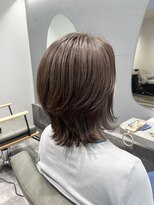 ポアナ(POANA.)&nbsp;白髪ぼかしベージュカラーとくびれウルフカット
