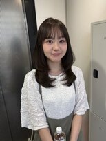 エイチ(H)&nbsp;シルバーアッシュグラデーションカラーロングウルフくびれミディ