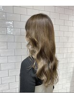 ループウエスト(LOOP WEST)&nbsp;透明感抜群！ナチュラルハイライトカラー