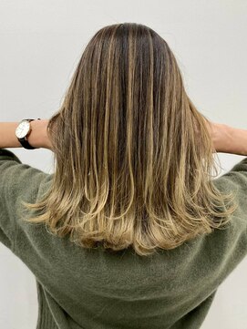 イース バイ アンブルリュクス 北千住(Ease by amble luxe) オリーブベージュシャドウルーツ