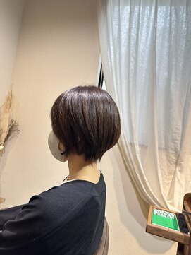ワ ヘアー(wa-hair) 斜めバンク×ステップボーンカット×グレージュカラー×朝楽