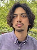 大人の波巻きスパイラルパーマミディアムロングメンズカット