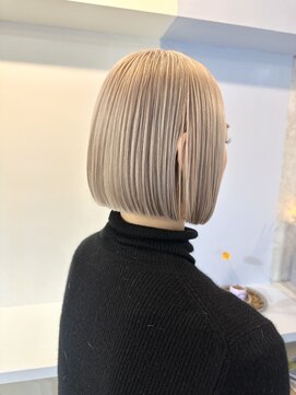 サーディースリーエーカーズヘアスタジオ(33Acers Hair Studio) ブロンズショートスタイル