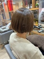 スタジオ アルファプラス 日暮里店(studio α+)&nbsp;ステップボーンカットカットボブショートハイライト白髪ぼかし