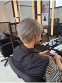 ハイトーンシルバーベージュ&韓国風センターパート