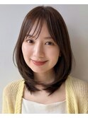 顔まわりレイヤー/小顔/ココアベージュ/ミディアム/２０代３０代