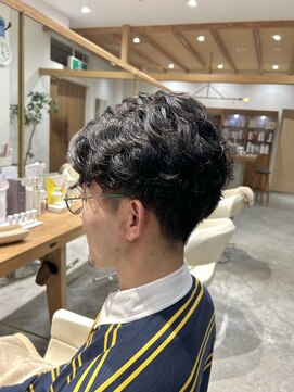 フラム(fulam) 後ろに流れるクセ風パーマ