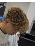 バロックパーマ　ツイストスパイラル眉カットメンズパーマ