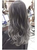 『カット+低ダメージブリーチ+ラベンダーグレージュ』ロング