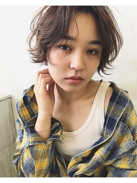 ムク(mukuu) 外ハネが可愛い♪エアリーショートとグレージュ