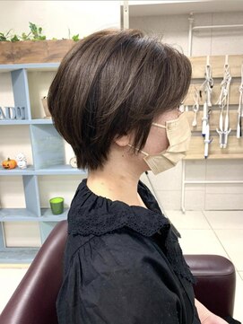 ヌクモリオーガニック(NUKUMORI organic) くびれのある耳かけショートボブ