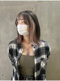 ホワイトベージュのイヤリングカラー