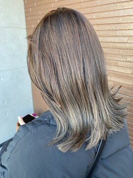 イロハ(iroh) イルミナカラー/グラデーションカラー/伸ばしかけヘア