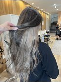 ロングヘアーのインナーカラー