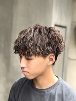 リンダ(LYNDA)&nbsp;ツイスト/スパイラル/マッシュパーマ/ハイトーンカラー/MEN's