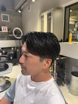 フランクスバーバーザスタンド(Frank’s barber the stand) サーフカール/スパイキーショート/フェザーパーマ/飯田橋S