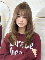 エス(Ess)&nbsp;《高瀬寛菜》レイヤーカット/ケアブリーチ/ヘーゼルベージュ