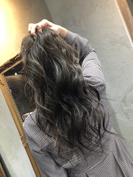 ヘアーシグネチャー(Hair Signature) 透明感満載のグレージュ!!ゆるふわロングMIXカール
