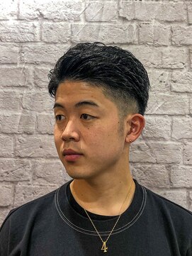 銀座マツナガ 新宿野村ビル店 ツーブロックフェードバーバースタイル