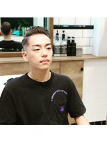 ブルートバーバーショップ(BLUET Barber Shop)&nbsp;グレージュフェードスタイル