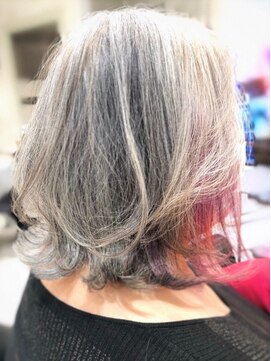 ルグランシャトー(Le grand chateau) グレイヘア・グレイカラー で イヤリングカラー♪