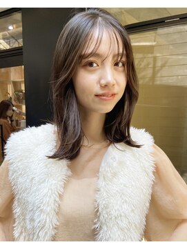 アンガーデン(Une GARDEN) レイヤーロング グレージュ グレーベージュ  アッシュ 黒髪