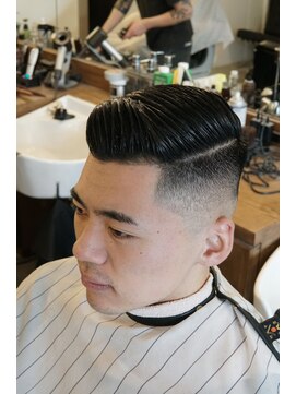 ザチョップショップ キチジョウジ(THE CHOP SHOP KICHIJOJI) フェード　スキンフェード　サイドパート　バーバー　バズカット