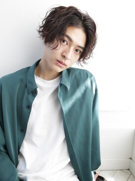 テトラ バイ ネオリーブ 横浜西口店(tetra by neolive) 横浜★縦落ちセンターパートのツイストスパイラル