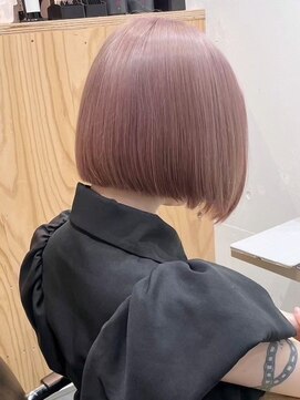 リラ バイ ミラ 新宿(LILA by MILA) 透明感ブリーチダブルカラー/イメチェンハイトーンボブ/新宿