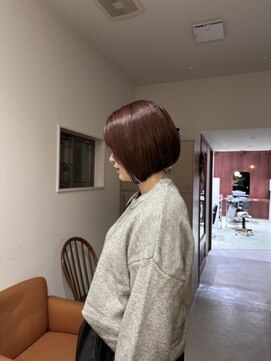 デン(den) ぷつんとボブ&透明感抜群のピンクブラウン