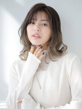 アビエ(abije)の写真/ポイントハイライト＆ブリーチが超得意★「白髪ぼかしハイライト」もおすすめ！