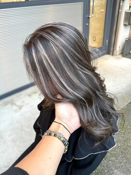 トゥイン 八王子(TWIN) //ハイライトカラーミルクティーベージュブリーチダブルカラー