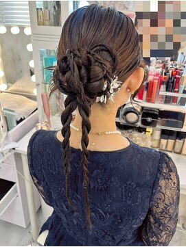 リムネ(RIMUNE) 三つ編みヘア／カチモリ／韓国風ヘアアレンジ／タイト