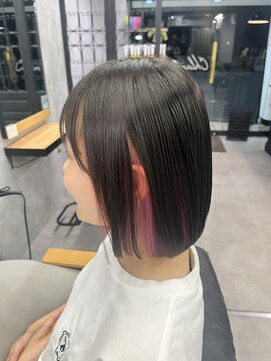 クラン 岡本(Chlan) さりげなく映える！インナーピンク×コンパクトボブ