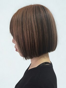 ストレート切りっぱなしボブ×柔ブラウン◎