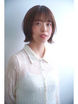 顔まわりレイヤーウルフボブ垢抜けベージュカラー20代30代40代